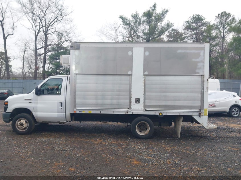 2014 Ford Econoline E450 Super Duty Cutwy Van VIN: 1FDWE4FL2EDA82300 Lot: 43679290