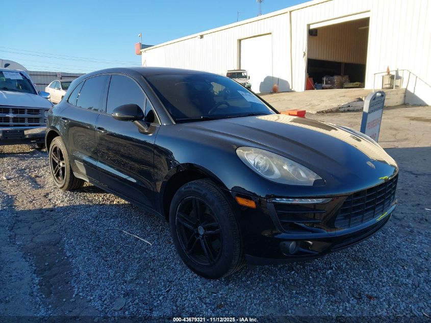 PORSCHE MACAN