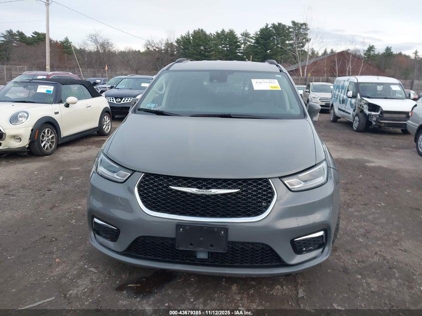 2022 Chrysler Pacifica Touring L VIN: 2C4RC1BG0NR165607 Lot: 43679385