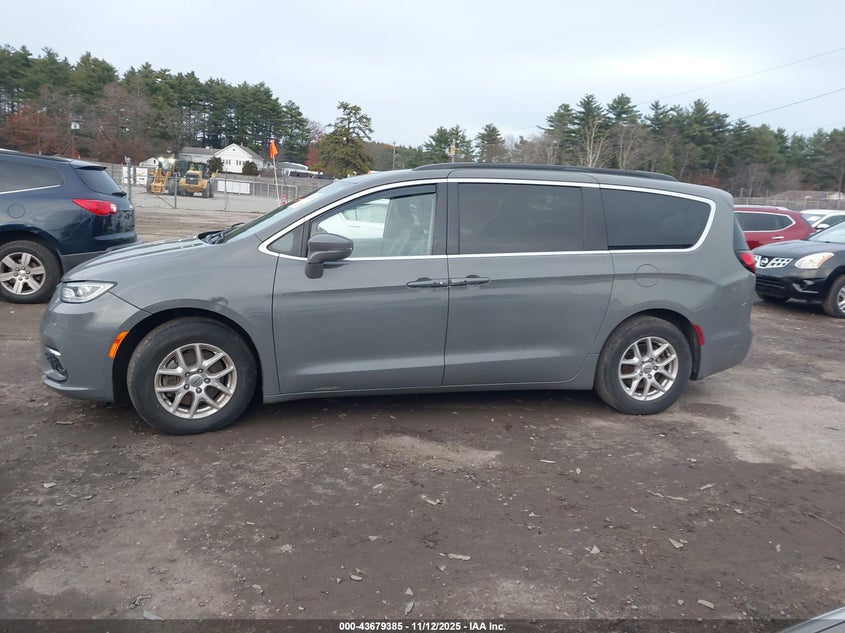 2022 Chrysler Pacifica Touring L VIN: 2C4RC1BG0NR165607 Lot: 43679385