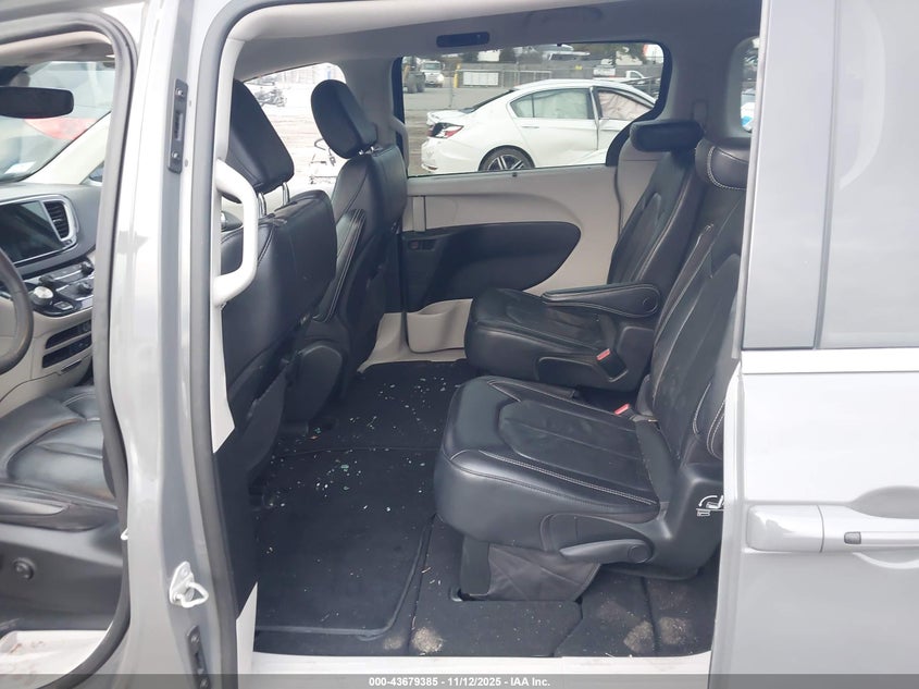 2022 Chrysler Pacifica Touring L VIN: 2C4RC1BG0NR165607 Lot: 43679385