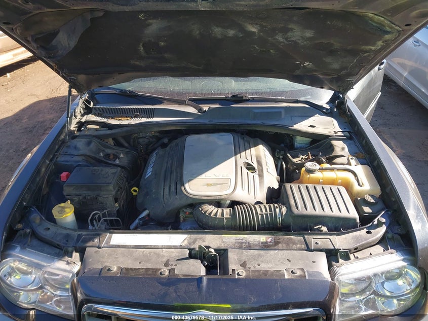 2008 Chrysler 300C Hemi VIN: 2C3LA63HX8H217615 Lot: 43679578