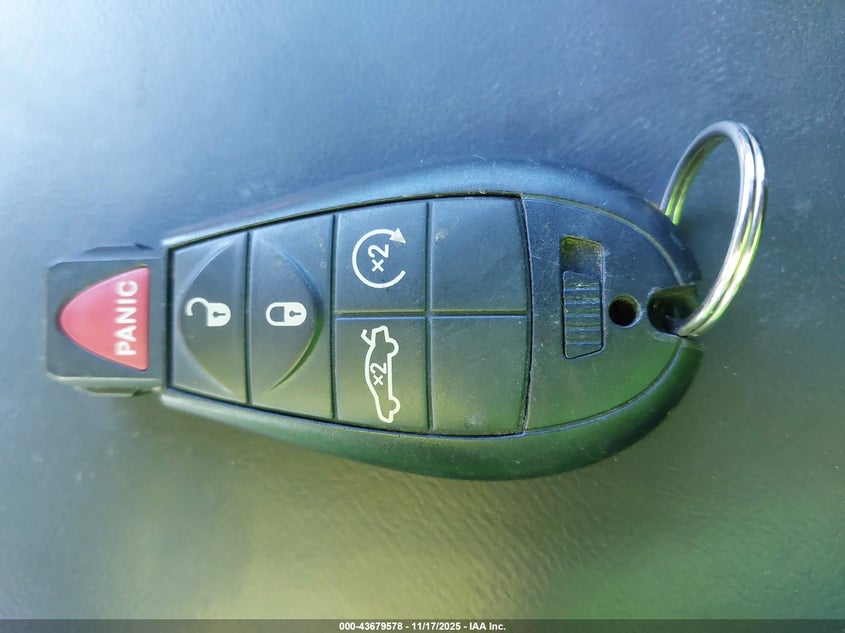 2008 Chrysler 300C Hemi VIN: 2C3LA63HX8H217615 Lot: 43679578