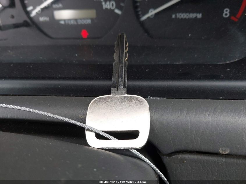 2000 Toyota Camry Le V6 VIN: 4T1BF22K5YU096547 Lot: 43679617