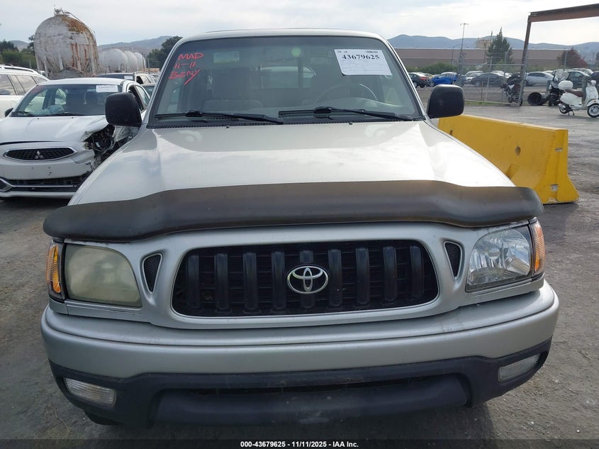5TEWN72N52Z022852 2002 TOYOTA TACOMA photo no. 12