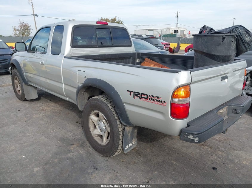 5TEWN72N52Z022852 2002 TOYOTA TACOMA photo no. 3