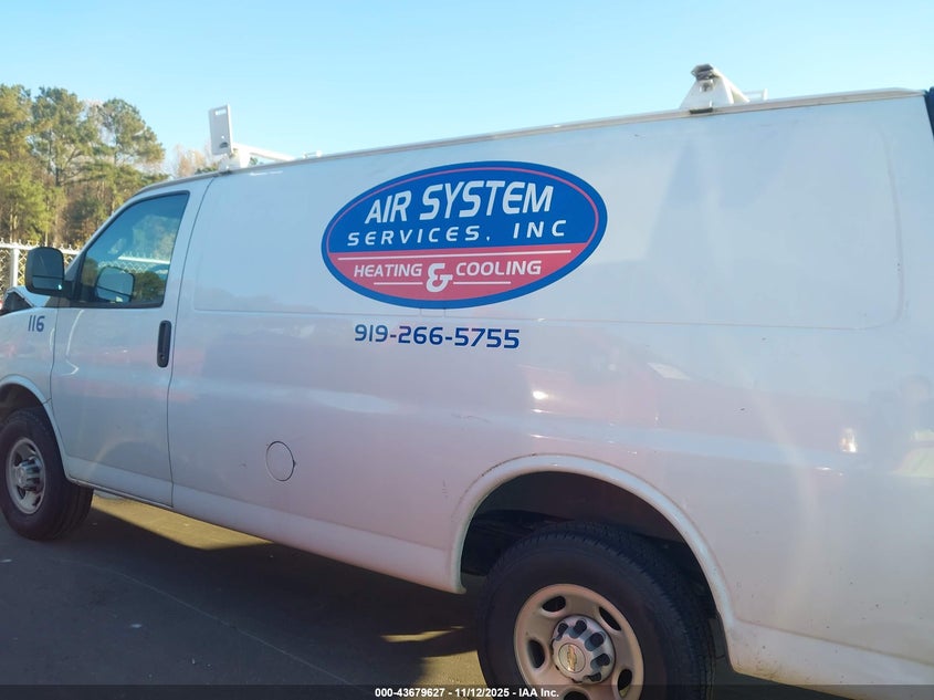 2022 Chevrolet Express Cargo Rwd 2500 Regular Wheelbase Wt VIN: 1GCWGAFP5N1206786 Lot: 43679627