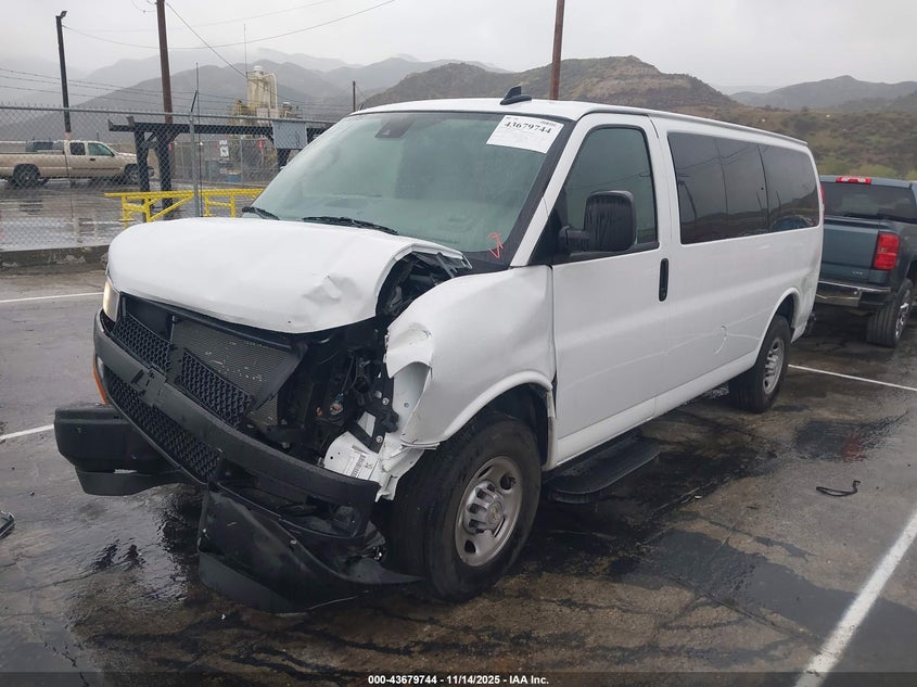 2025 CHEVROLET EXPRESS PASSENGER auction photo 2