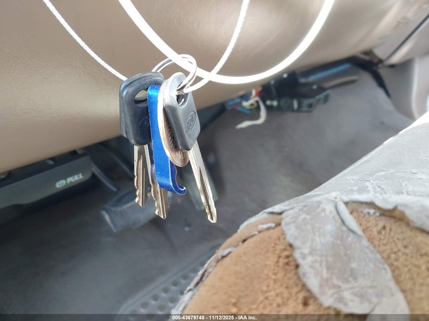 2000 Ford Super Duty F-250 Lariat/Xl/Xlt VIN: 3FTNW21F8YMA74939 Lot: 43679748