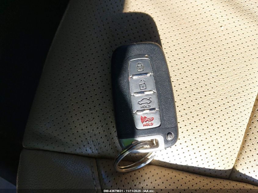 2012 Hyundai Genesis 3.8 VIN: KMHGC4DD7CU182749 Lot: 43679831