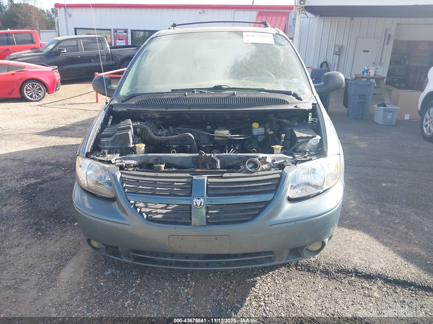 2005 Dodge Grand Caravan Sxt VIN: 2D4GP44L55R364341 Lot: 43679841