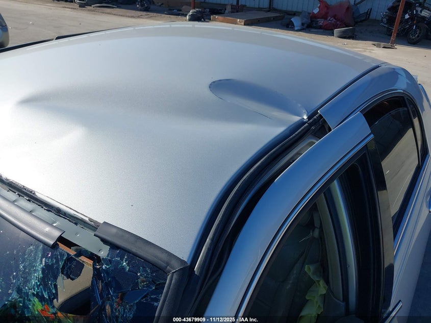 2000 Lincoln Town Car Executive VIN: 1LNHM81W7YY820996 Lot: 43679909