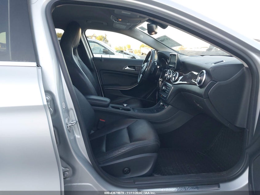 WDCTG4GB7FJ118745 2015 MERCEDES-BENZ GLA-KLASSE photo no. 5