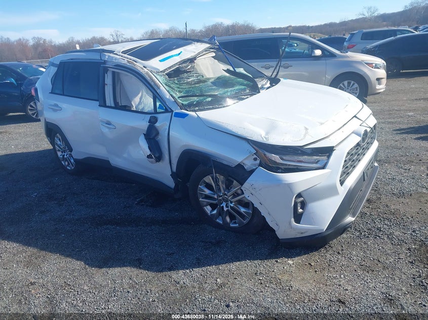 TOYOTA RAV4 XLE PREMIUM