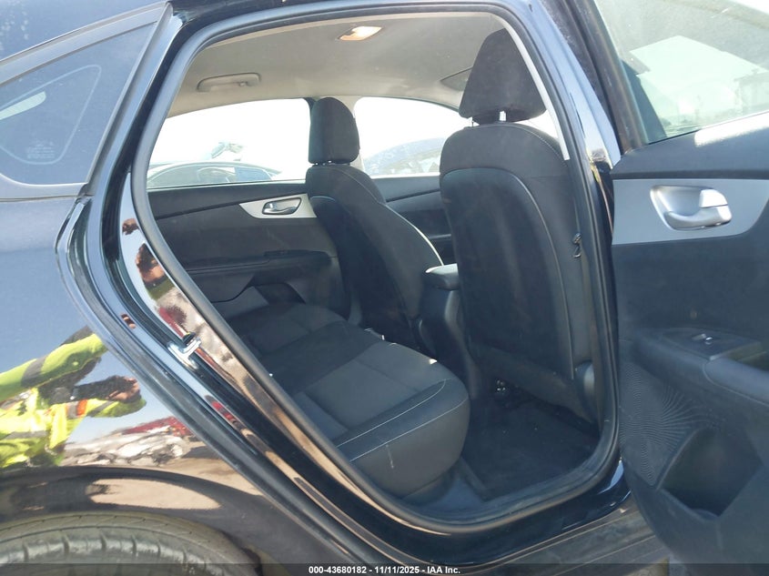 3KPF24AD7RE819833 2024 KIA FORTE photo no. 8