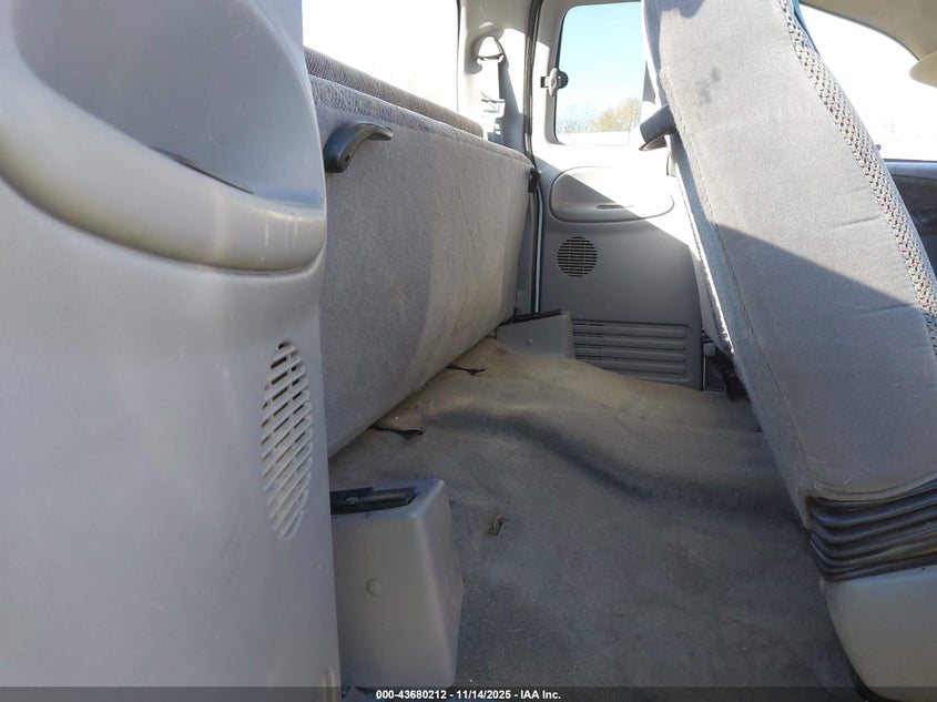 1998 Dodge Ram 2500 St VIN: 1B7KF2366WJ148790 Lot: 43680212