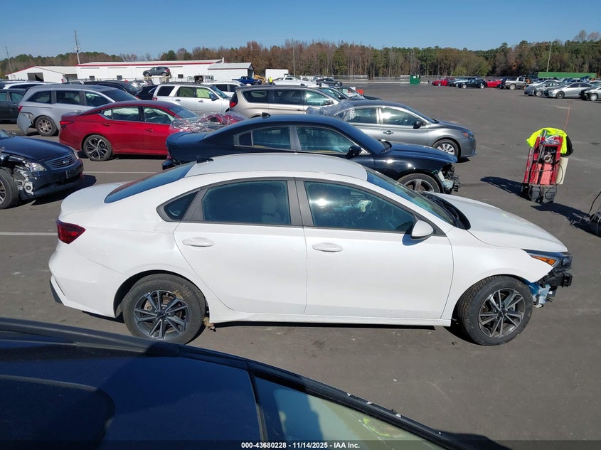 2024 Kia Forte Lxs VIN: 3KPF24AD7RE788261 Lot: 43680228