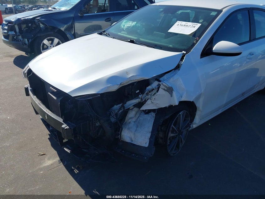 2024 Kia Forte Lxs VIN: 3KPF24AD7RE788261 Lot: 43680228