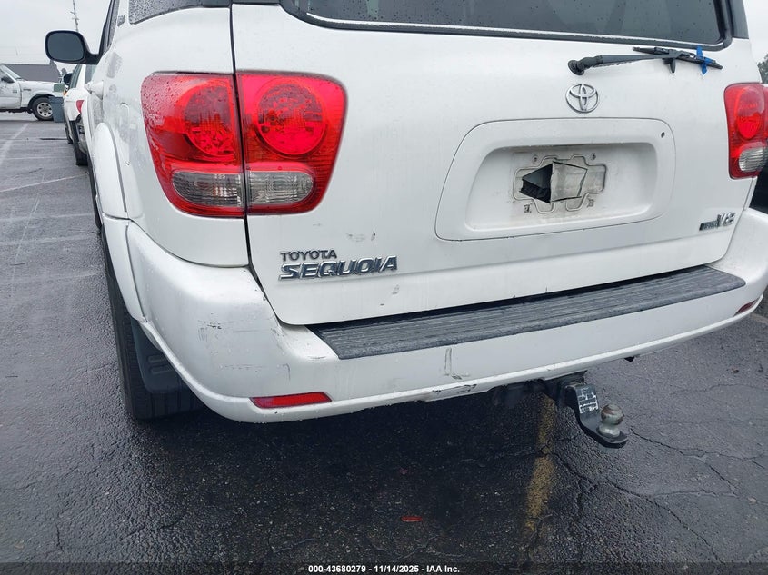 2005 Toyota Sequoia Limited V8 VIN: 5TDZT38A75S238767 Lot: 43680279