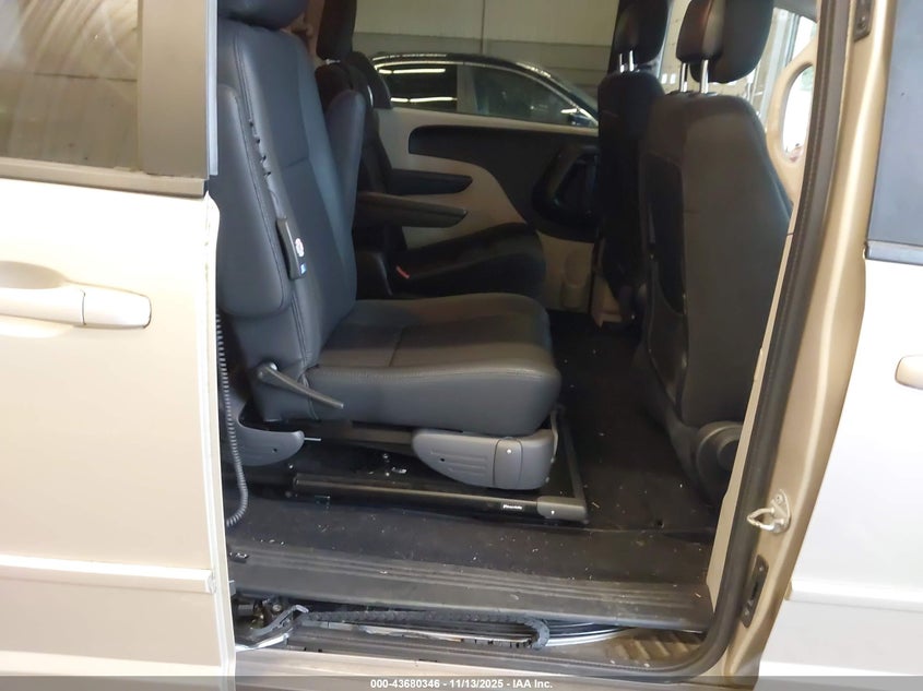 2016 Dodge Grand Caravan Sxt VIN: 2C4RDGCGXGR274433 Lot: 43680346