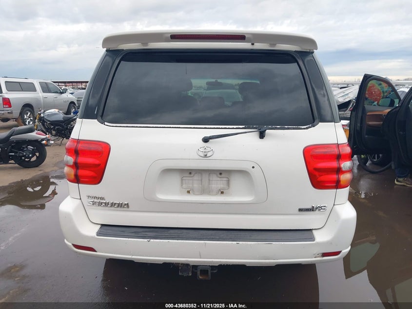 2002 Toyota Sequoia Limited V8 VIN: 5TDZT38A92S082064 Lot: 43680352