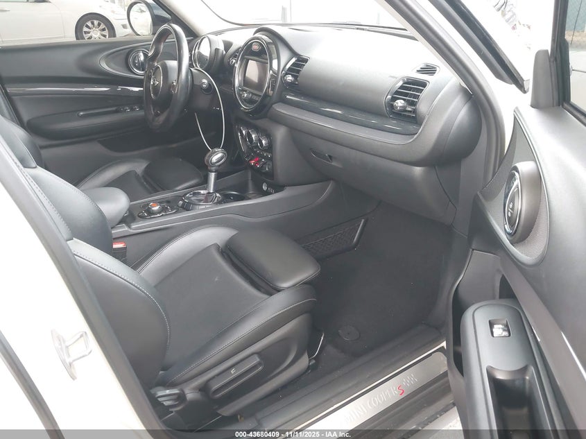 2016 Mini Clubman Cooper S VIN: WMWLN9C56G2E47991 Lot: 43680409