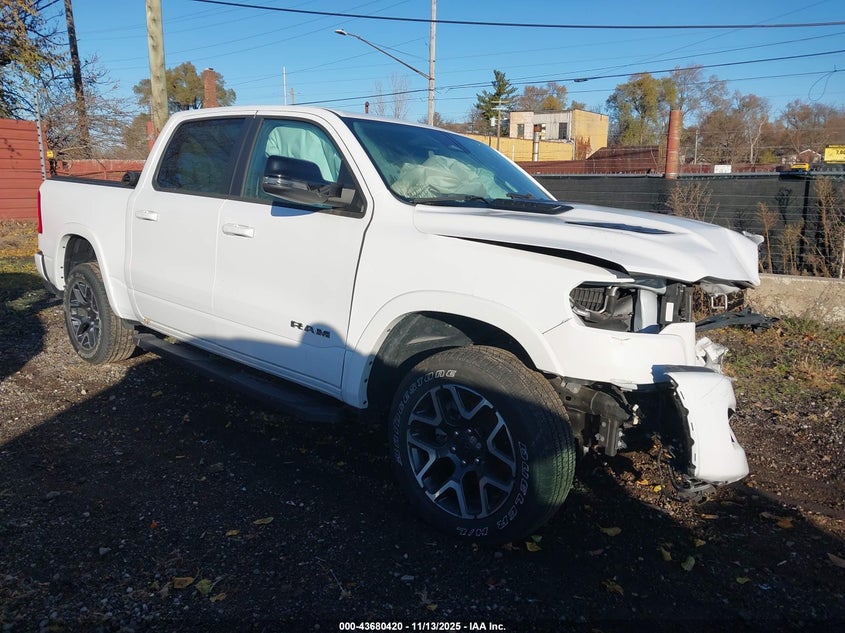 RAM 1500 LARAMIE 4X4 5 7 BOX