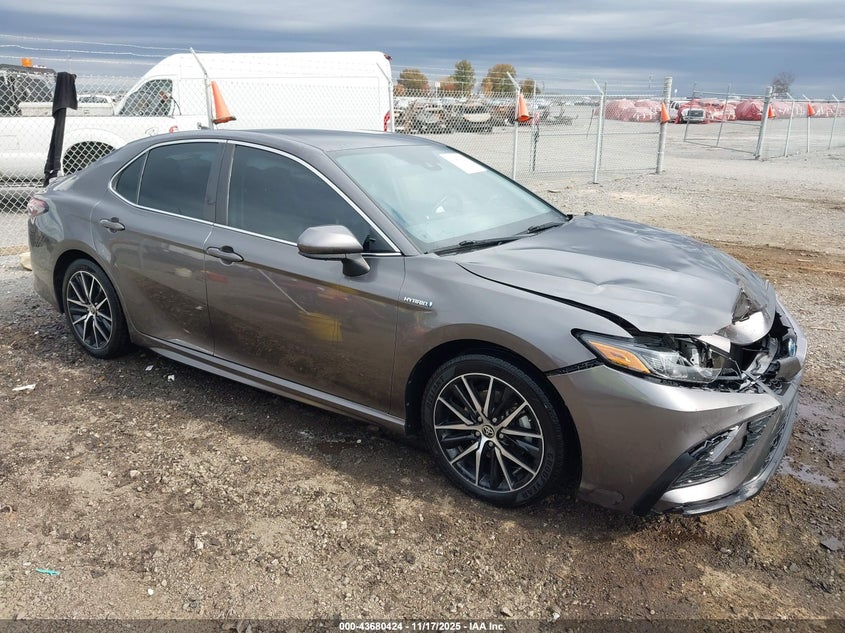 TOYOTA CAMRY HYBRID SE HYBRID