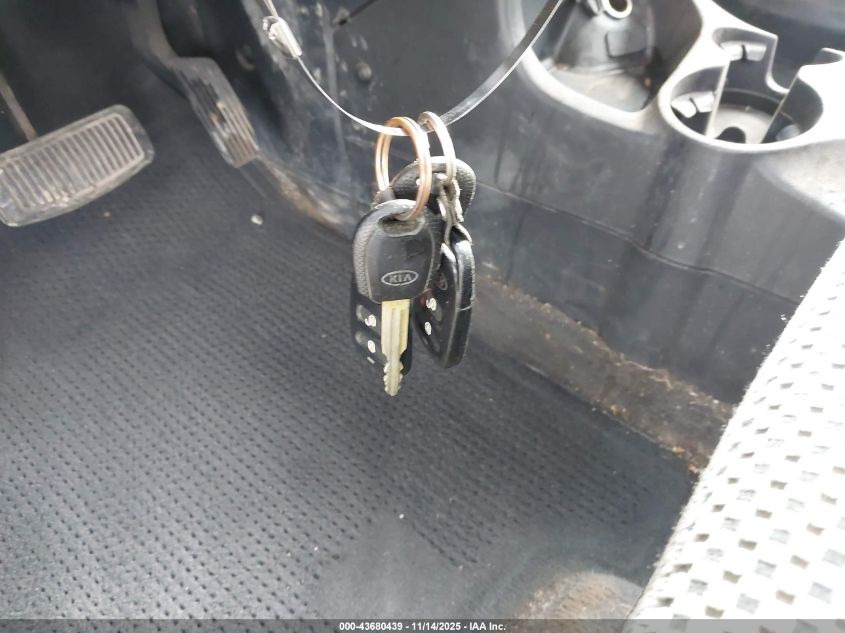 KNDJF723X57113827 2005 KIA SPORTAGE photo no. 11