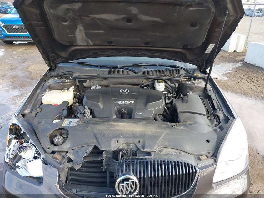 2008 Buick Lucerne Cxl VIN: 1G4HD572X8U193818 Lot: 43680442