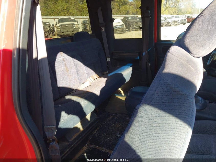 1998 Chevrolet K3500 VIN: 1GCHC39F7WE174548 Lot: 43680555