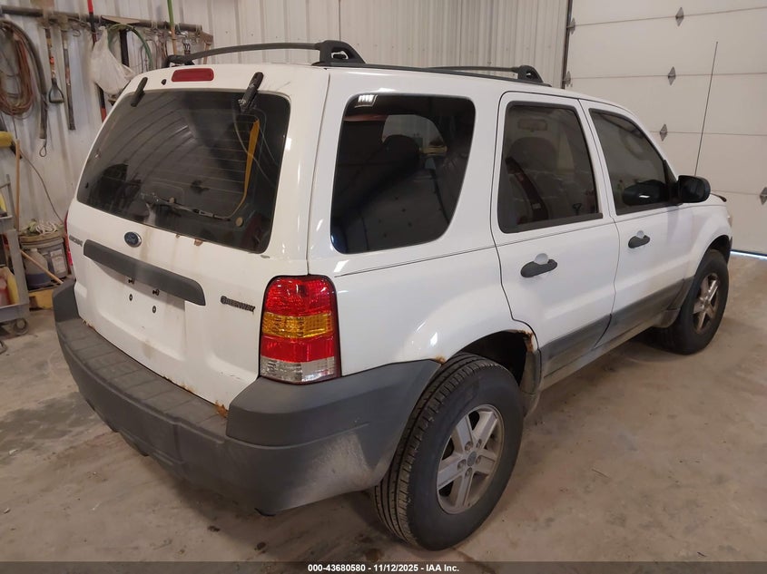 1FMYU02Z97KB90670 2007 FORD ESCAPE photo no. 4