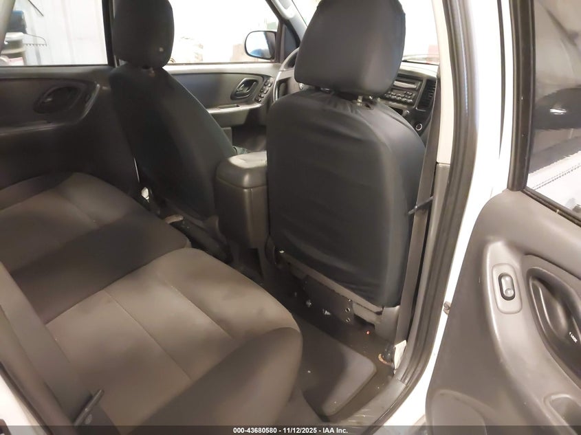 1FMYU02Z97KB90670 2007 FORD ESCAPE photo no. 8