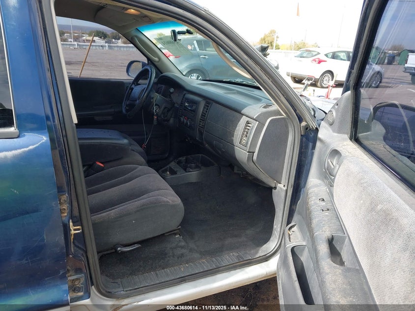 1B7HL2AN81S298383 2001 DODGE DAKOTA photo no. 5