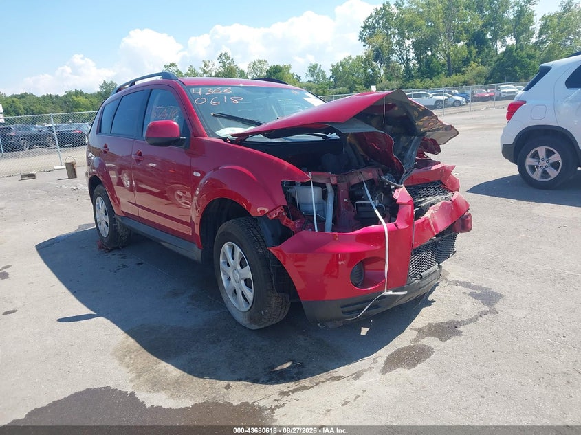 2013 MITSUBISHI OUTLANDER auction photo 1