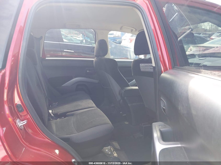 2013 MITSUBISHI OUTLANDER auction photo 8
