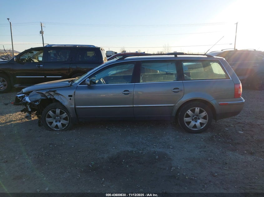 2003 Volkswagen Passat Glx VIN: WVWWH63B43E409824 Lot: 43680630