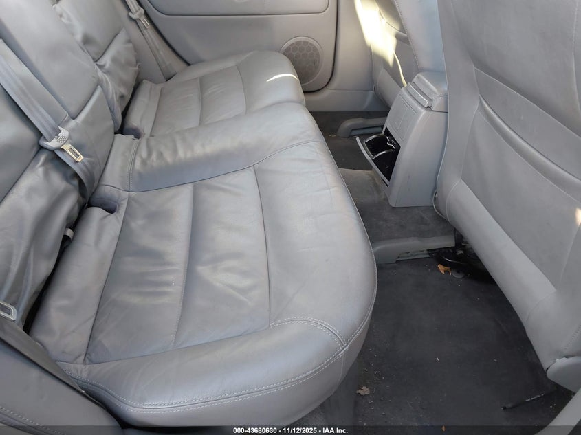 2003 Volkswagen Passat Glx VIN: WVWWH63B43E409824 Lot: 43680630