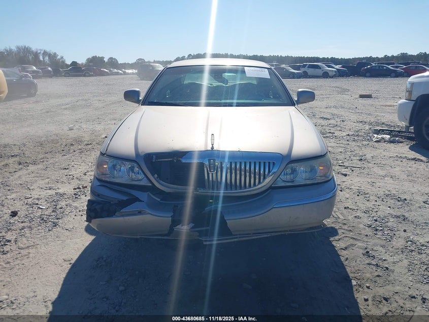 2003 Lincoln Town Car Signature VIN: 1LNHM82W73Y694730 Lot: 43680685