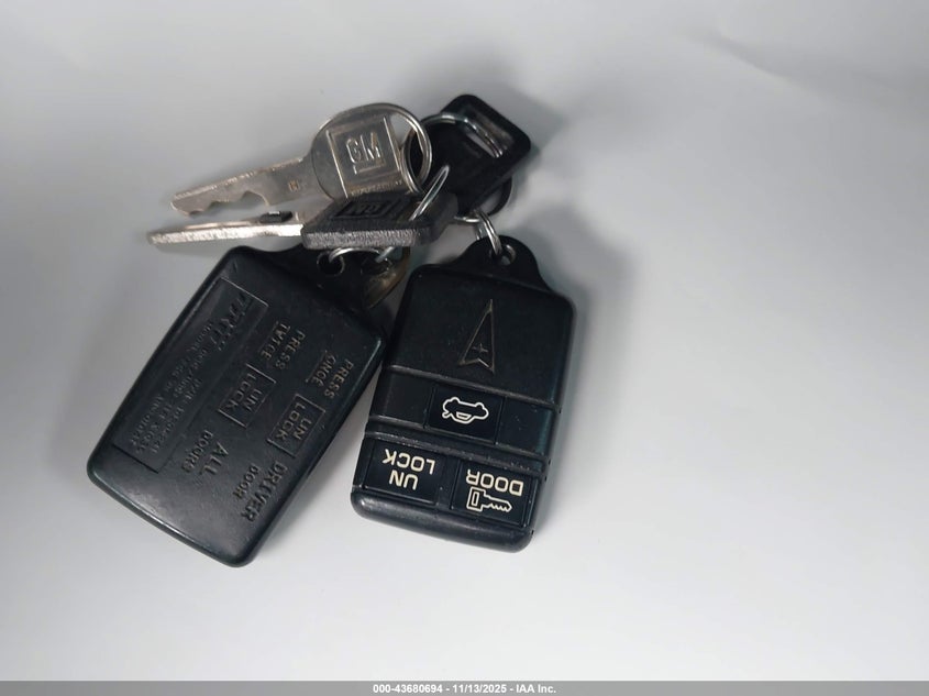 1994 Pontiac Firebird VIN: 2G2FS22S7R2215647 Lot: 43680694