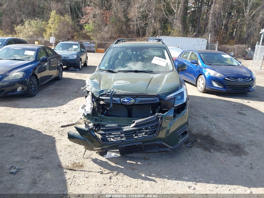 2022 SUBARU FORESTER LIMITED JF2SKANC6NH492135