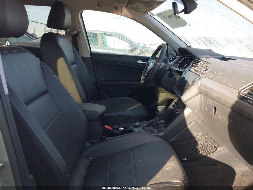 2020 VOLKSWAGEN TIGUAN auction photo 5