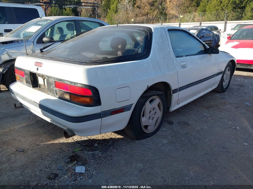 JM1FC3318G0105869 1986 MAZDA RX-7 photo no. 4