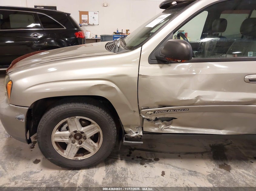 2002 Chevrolet Trailblazer Ltz VIN: 1GNDT13S322270155 Lot: 43680831