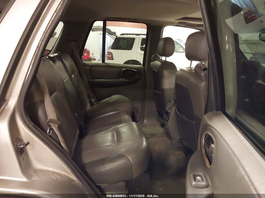 2002 Chevrolet Trailblazer Ltz VIN: 1GNDT13S322270155 Lot: 43680831