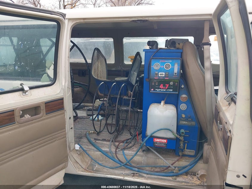 1992 Dodge Ram Wagon B250 VIN: 2B4HB25Y1NK166196 Lot: 43680837