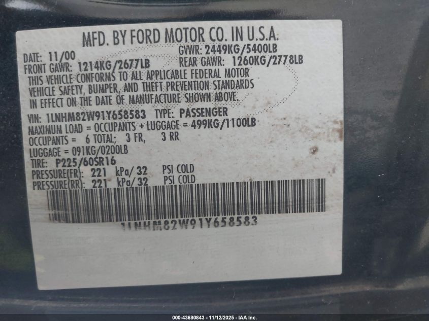 2001 Lincoln Town Car Signature VIN: 1LNHM82W91Y658583 Lot: 43680843