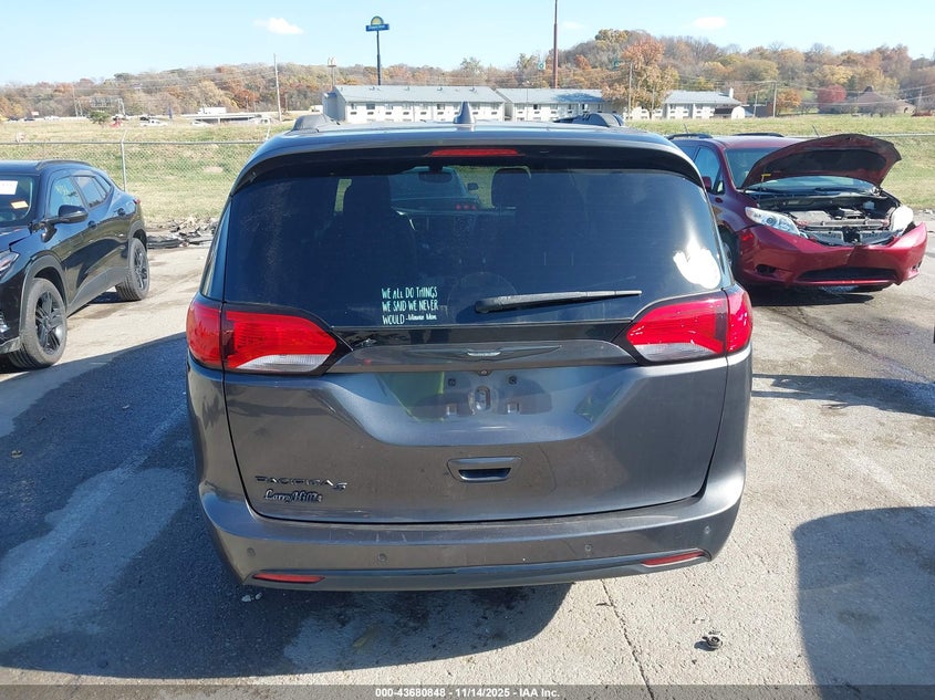 2019 Chrysler Pacifica Touring L VIN: 2C4RC1BG5KR667850 Lot: 43680848