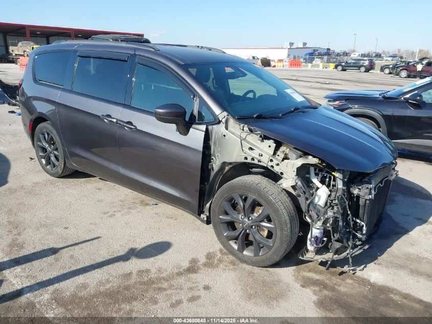 CHRYSLER PACIFICA TOURING L