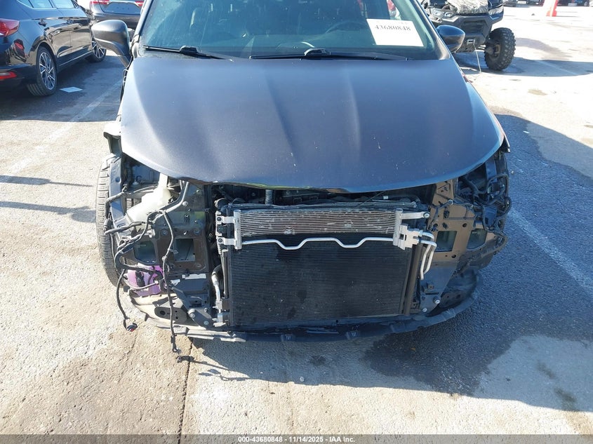 2019 Chrysler Pacifica Touring L VIN: 2C4RC1BG5KR667850 Lot: 43680848